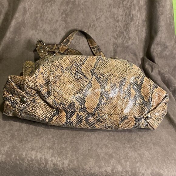 B Makowsky Brown Python Print Patent Leather Shoulder Bag - Picture 4 of 10